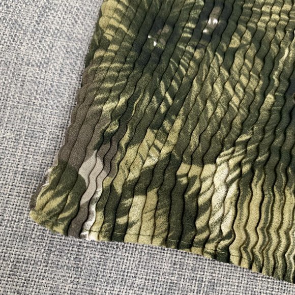 George Woman Accordion Floral Sleeveless Top Scoop Neckline X-Large Green Black - Picture 5 of 11